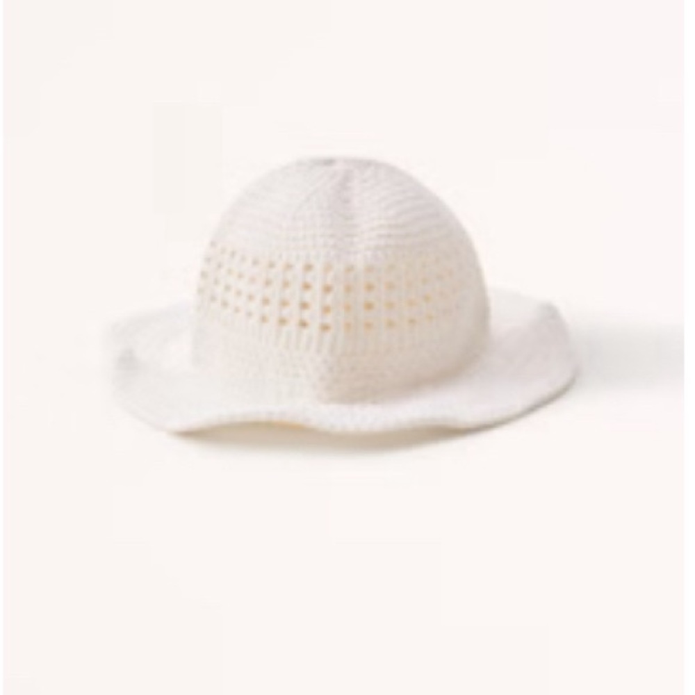 NWT Abercrombie Crochet Knit Bucket Hat